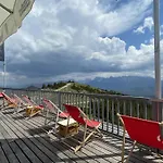 Tolles In Mit Sonniger Terrasse By Interhome 別荘
